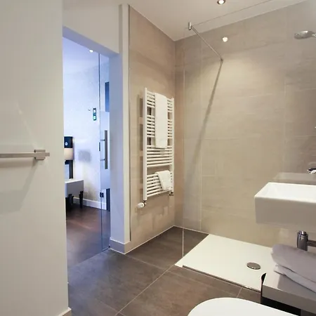 فندق Hotel Wemperhardt 4*