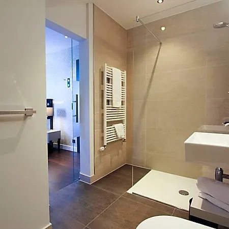 Hotel Wemperhardt فندق 4*